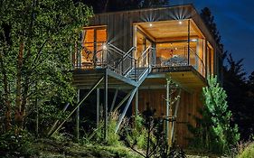 Baumwipfel-Resort Lug ins Land